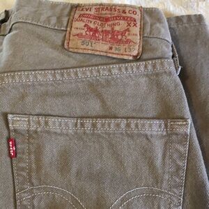 Levi’s 501 button fly jeans p2917